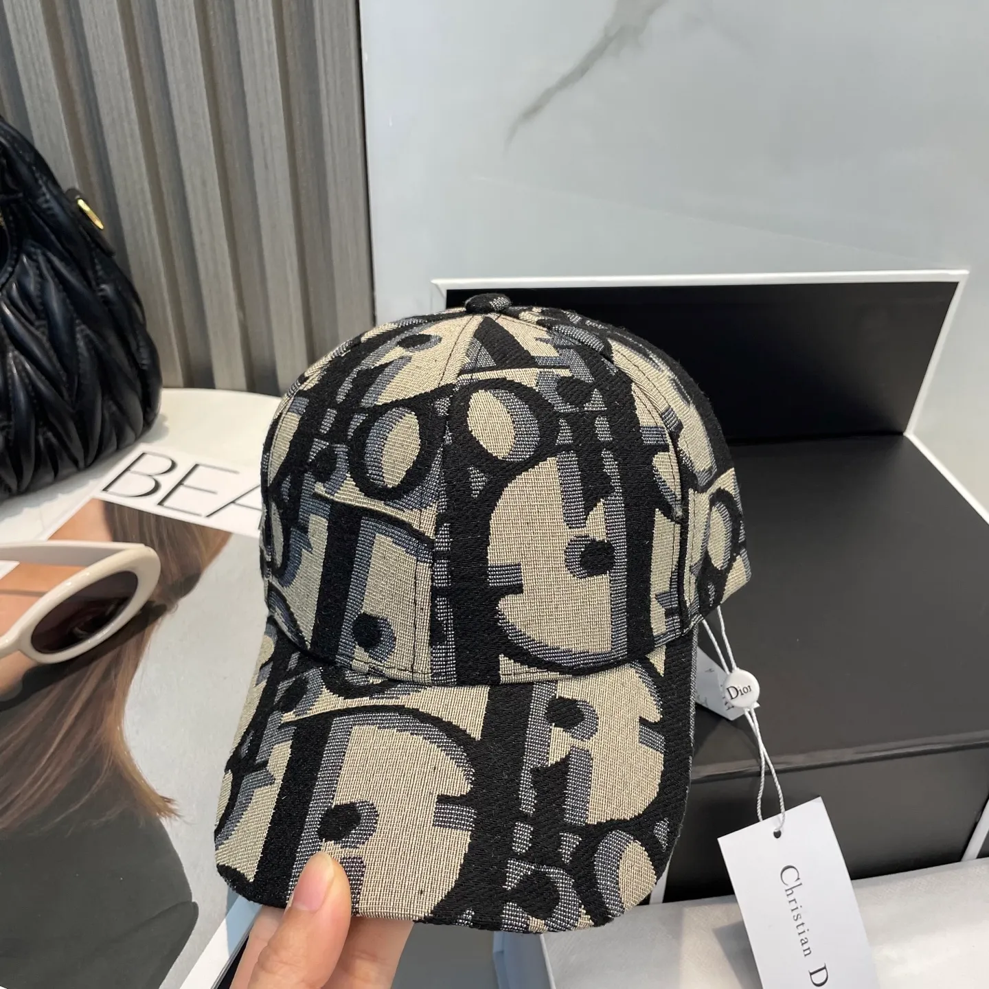 P66💰Dior (Dior) new original baseball cap, full of retro charm, popular new model at the counter, 1 pure cotton lining, light and breathable! The quality is great, the basic head circumference is 56cm, and the patch is adjustable.