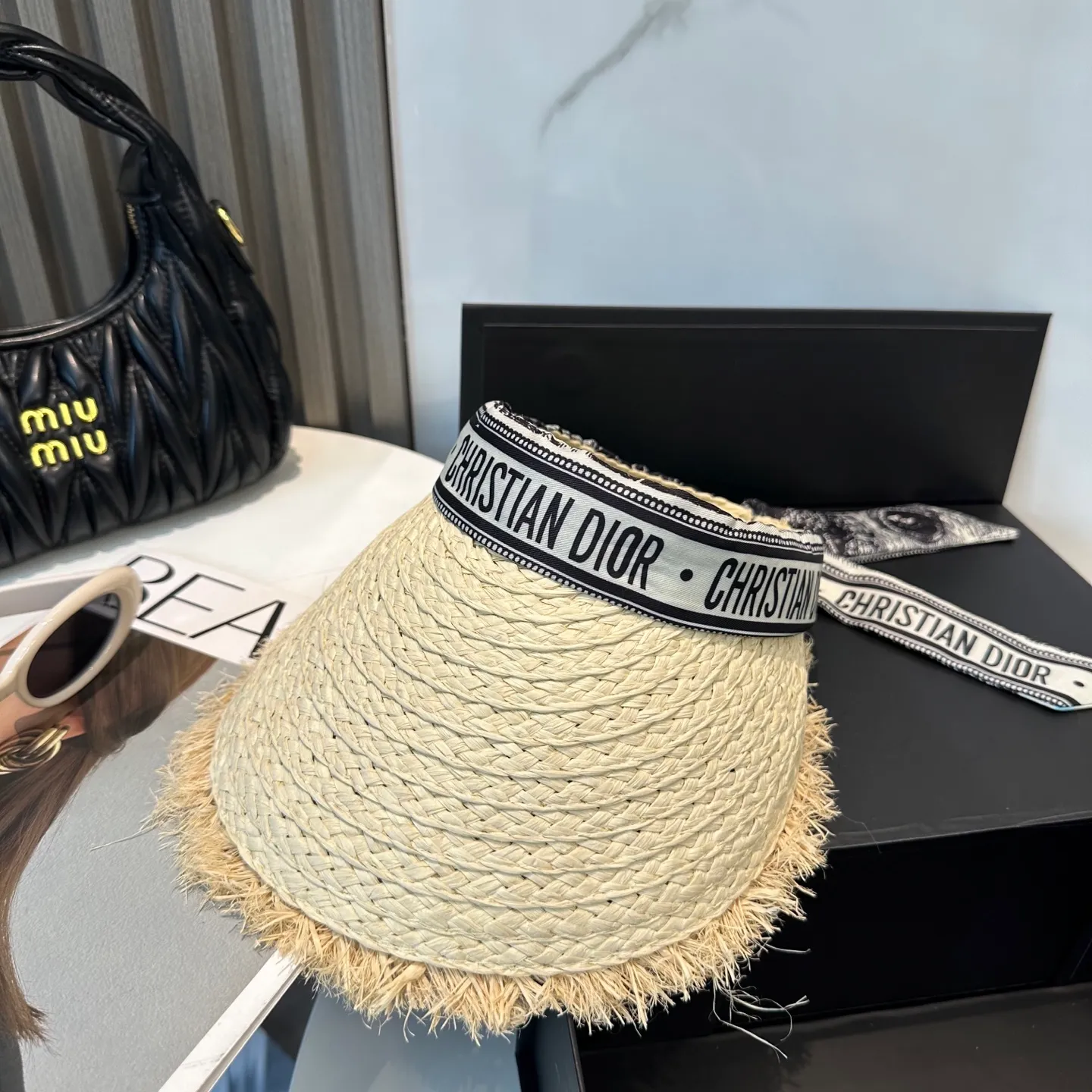 P76 Dior empty top hat, advanced customization, lady style, attention to detail, sun protection and UV protection in summer, a must-have for travel, versatile and good-looking