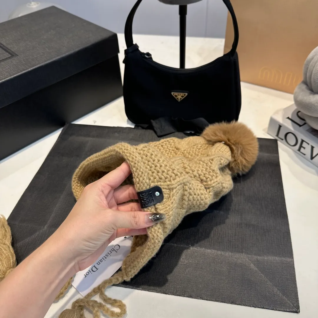 P70 Dior knitted beanie hat