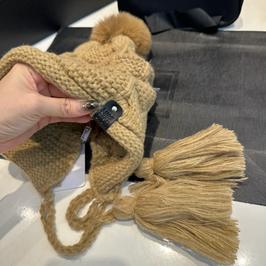P70 Dior knitted beanie hat