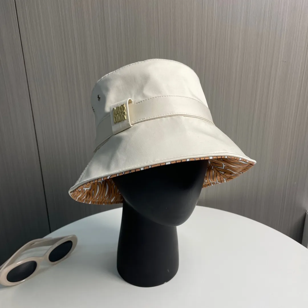P74 Dior's new original single and double-sided fisherman hat, exquisite and pure, stylish and stylish, cool and fashionable, sold out at the counter, popular, great quality