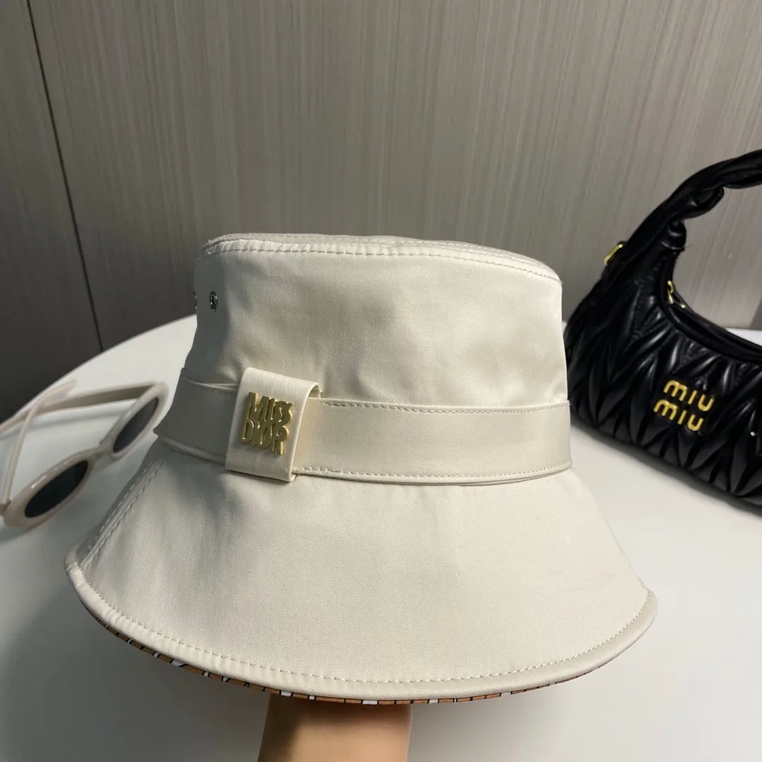 P74 Dior's new original single and double-sided fisherman hat, exquisite and pure, stylish and stylish, cool and fashionable, sold out at the counter, popular, great quality