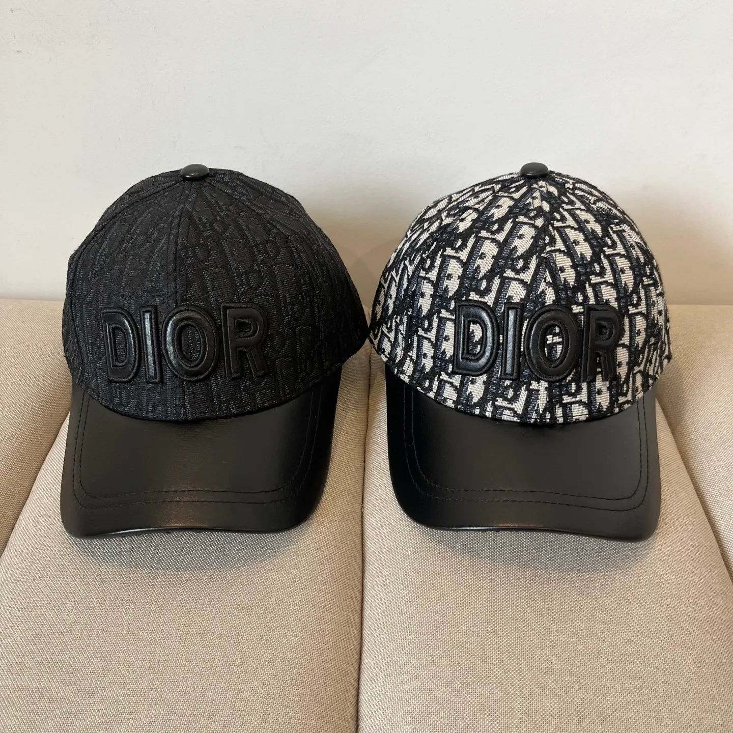 P50 [DIOR Dior] new popular simple baseball cap 🧢, new model shipped, big brand style is super easy to match, hurry up and get it!
