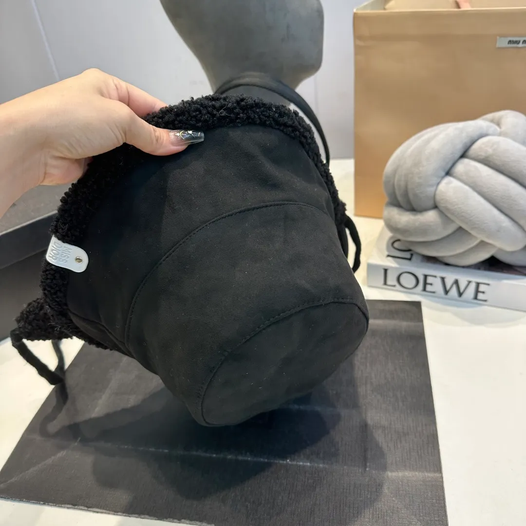 P70 Dior new autumn and winter fisherman hat, lambswool lined ear protection hat, corduroy fabric, head circumference 57cm