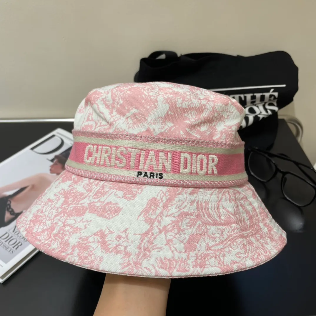 P90 original order quality [Dior DIOR] official website is online at the same time. The new Korean version of landscape painting, heavy industry customization, 1:1 original order quality, unisex fisherman hat, linen geological fabric, original quality counter🔥🔥🔥