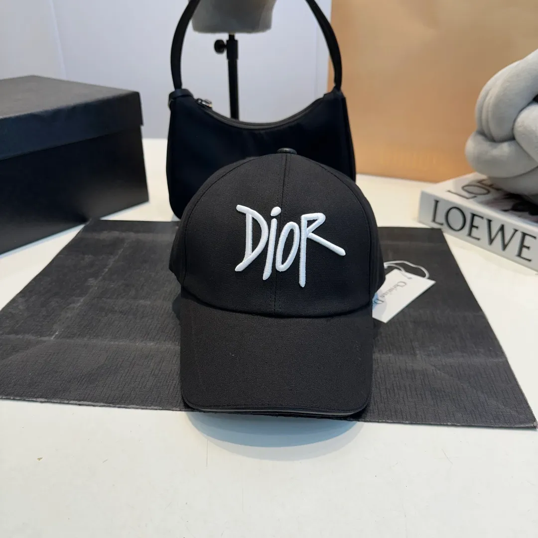 P80 DIOR Dior's new simple baseball cap with jacquard lining🧢, new model shipped, big brand style is super easy to match, hurry up and get it!