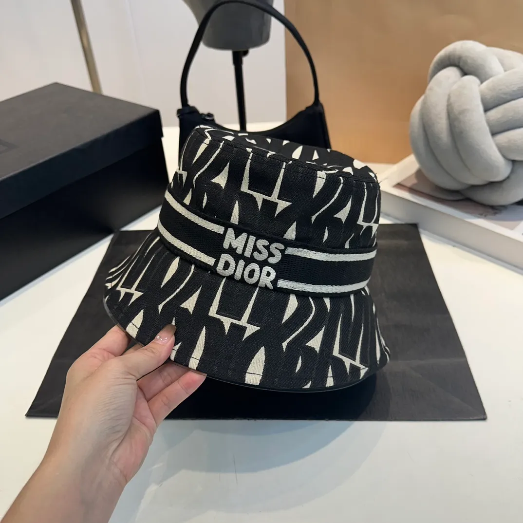 P70 DIOR Dior 2024 new big-name bucket hat ~ simple and elegant, counter synchronization ~ men's and women's styles