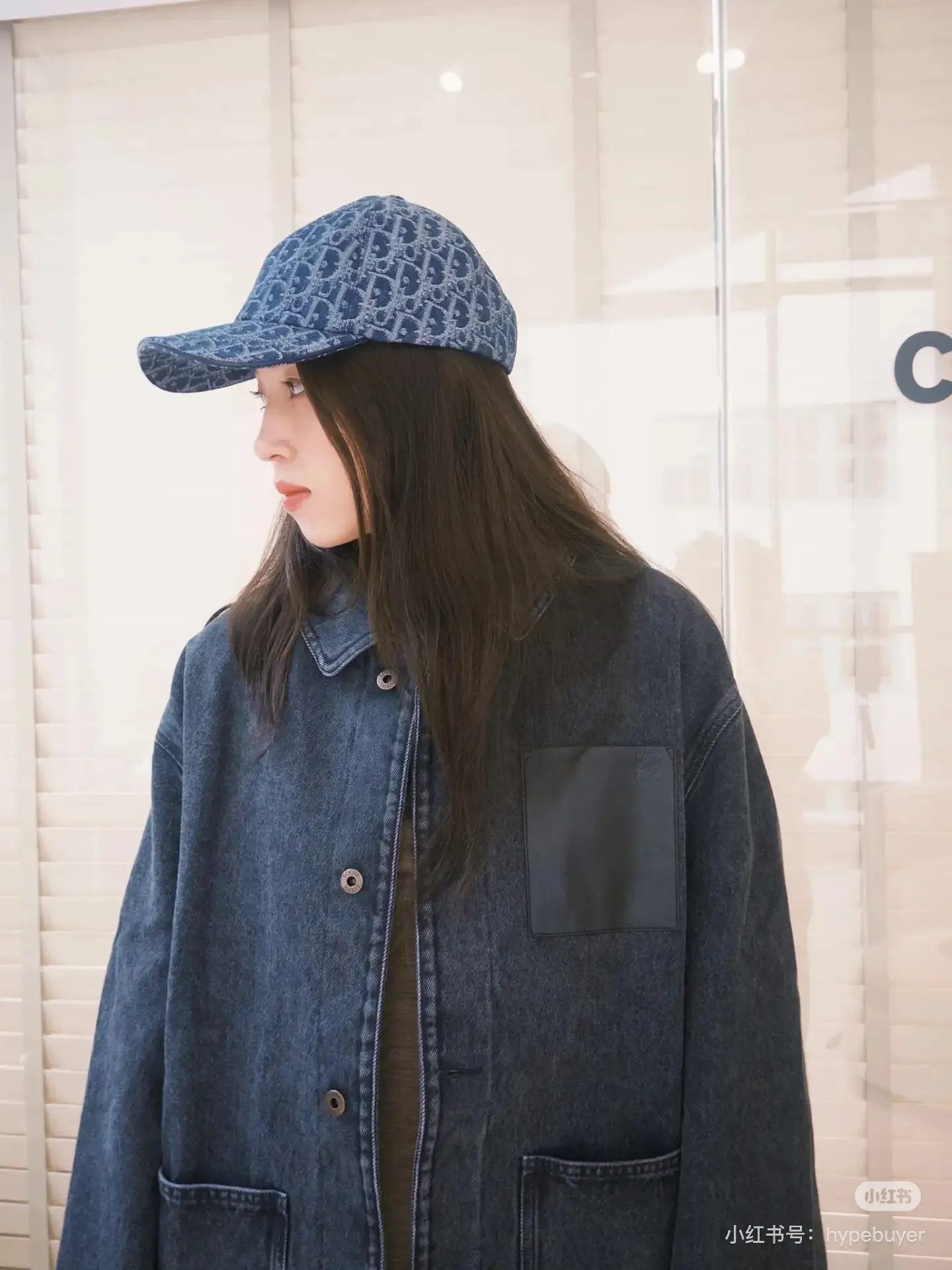 P56 Dior's new denim original baseball cap, full of retro charm, popular new model at the counter, 1:1 custom molded, pure cotton lining, light and breathable! The quality is great, the basic head circumference is 56cm, and the patch is adjustable.