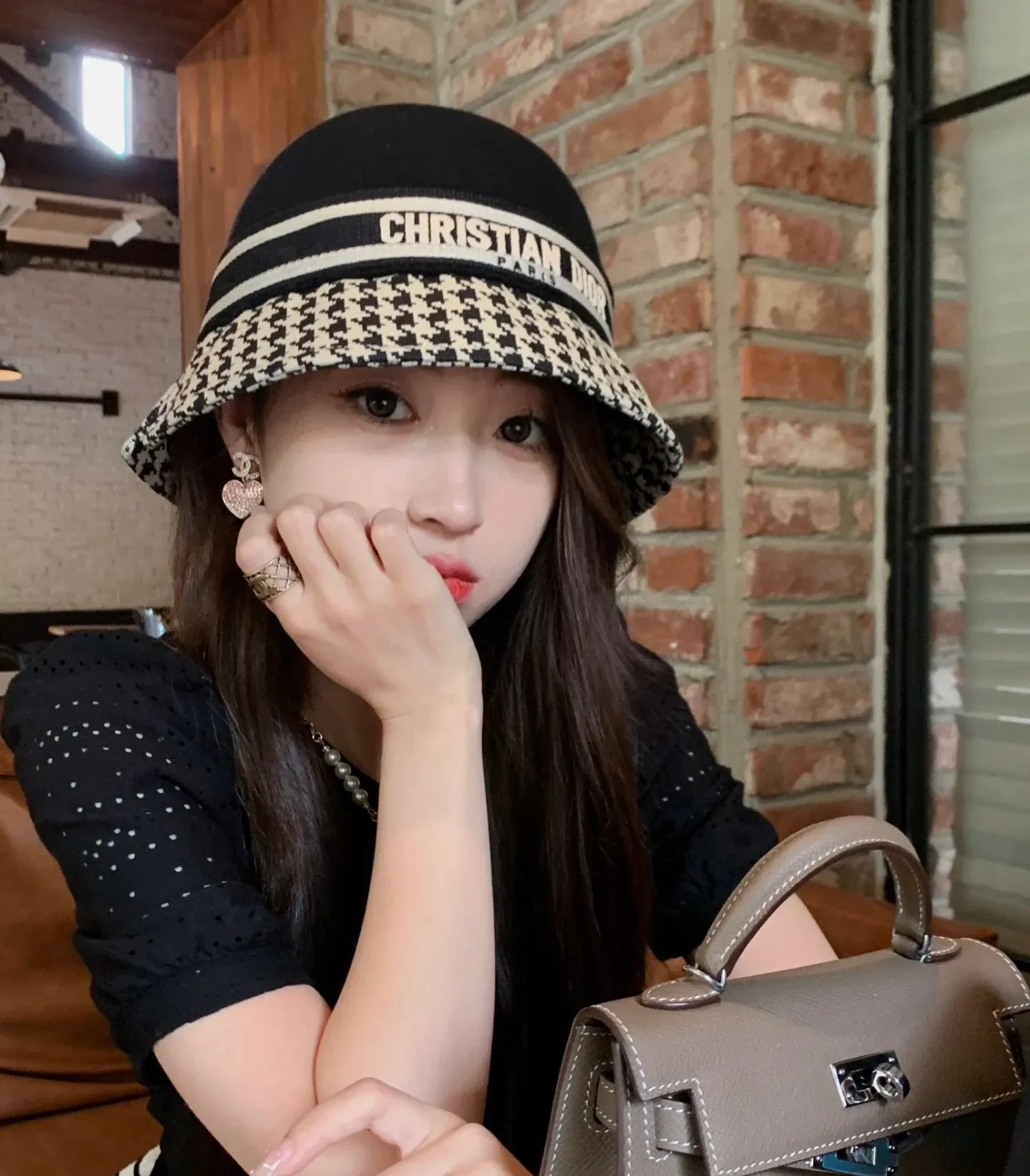 🆕25 autumn and winter style 🍂Dior embroidered webbing wool hat 🐑Elegant and romantic, casually folded ✨Black mixed gray