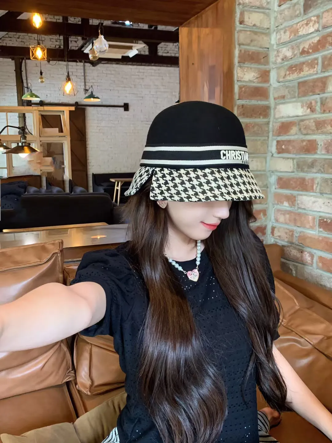 🆕25 autumn and winter style 🍂Dior embroidered webbing wool hat 🐑Elegant and romantic, casually folded ✨Black mixed gray