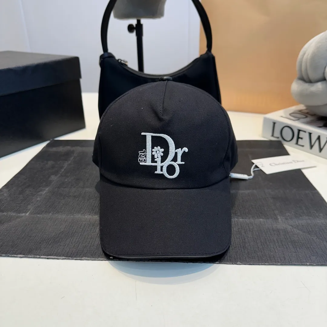 P80 DIOR Dior's new simple baseball cap with jacquard lining🧢, new model shipped, big brand style is super easy to match, hurry up and get it!