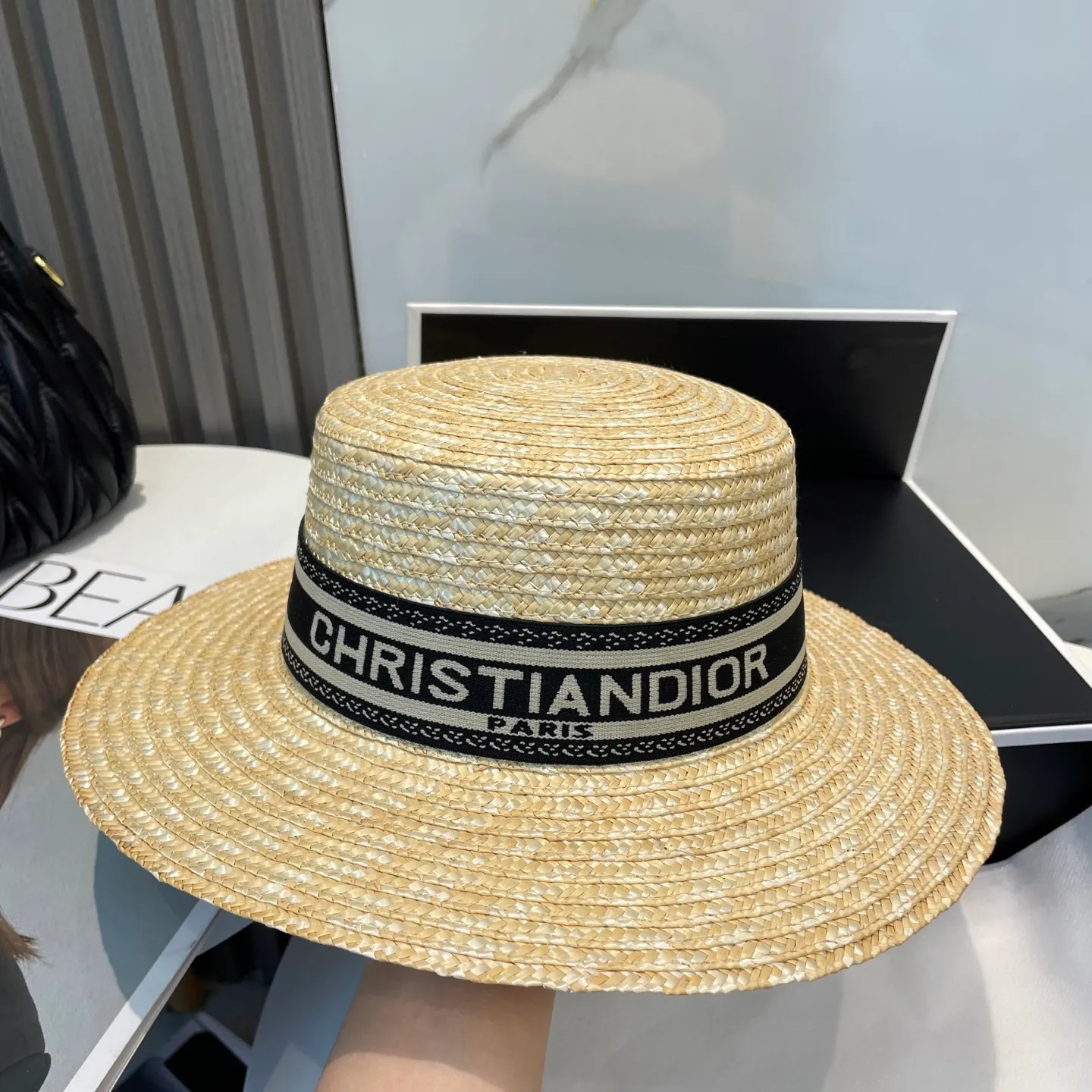 P80 Dior2025 new straw hat, advanced customization, lady style, attention to detail, sun protection and UV protection in summer, a must-have for travel, versatile and good-looking
