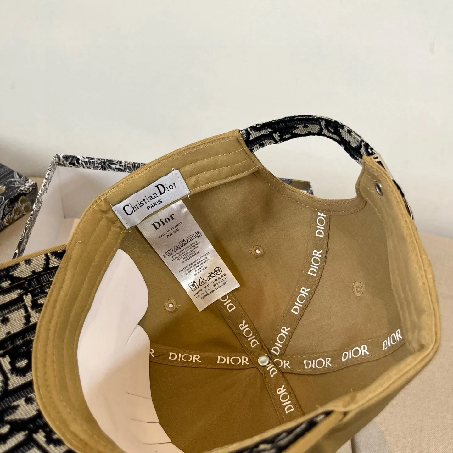 P60 [DIOR Dior] new popular simple baseball cap 🧢, new model shipped, big brand style is super easy to match, hurry up and get it!