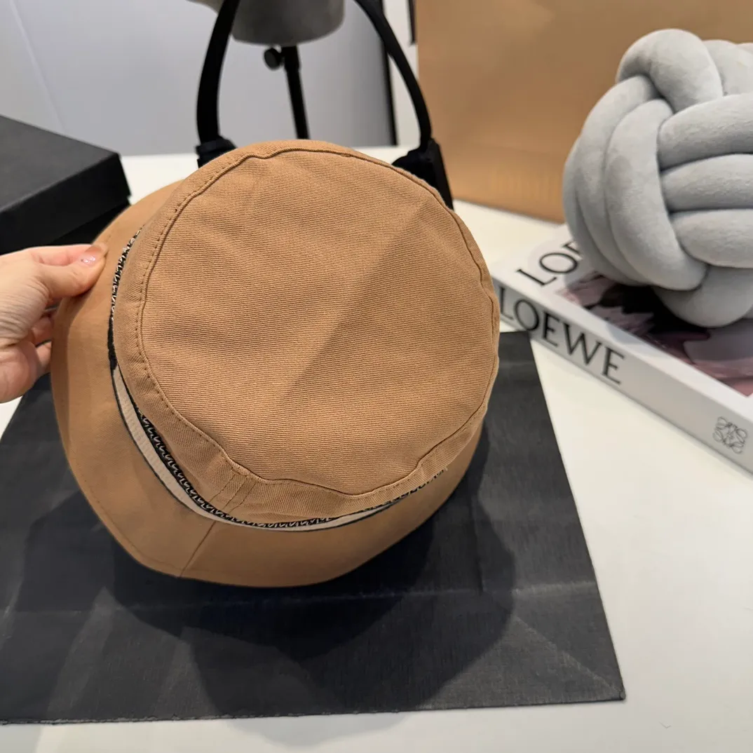 P70 Dior Dior's new original fisherman's hat, exquisite and pure, stylish and stylish, cool and fashionable, out of stock at the counter, popular, great quality