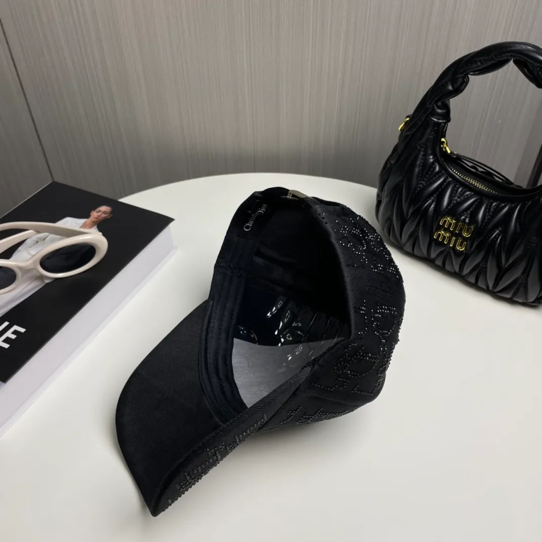 P80 Dior🧢 High version shipped, full diamond logo baseball cap, very classic classic, popular retro beauty, usable in all seasons, a must-have when going out, very flattering