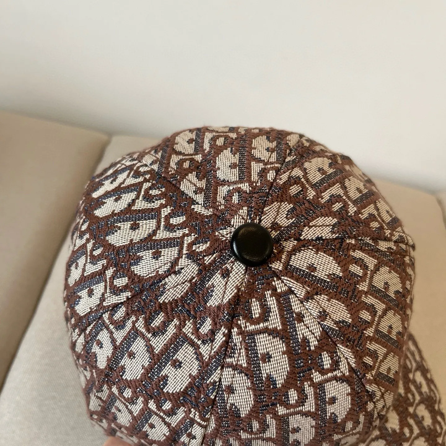 P60 [DIOR Dior] new popular simple baseball cap 🧢, new model shipped, big brand style is super easy to match, hurry up and get it!