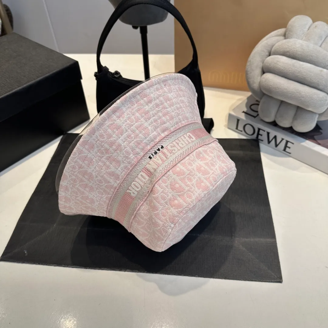 P70 Dior (Dior) new original fisherman hat, exquisite and pure, stylish and stylish, cool and fashionable, out of stock at the counter, popular, excellent quality