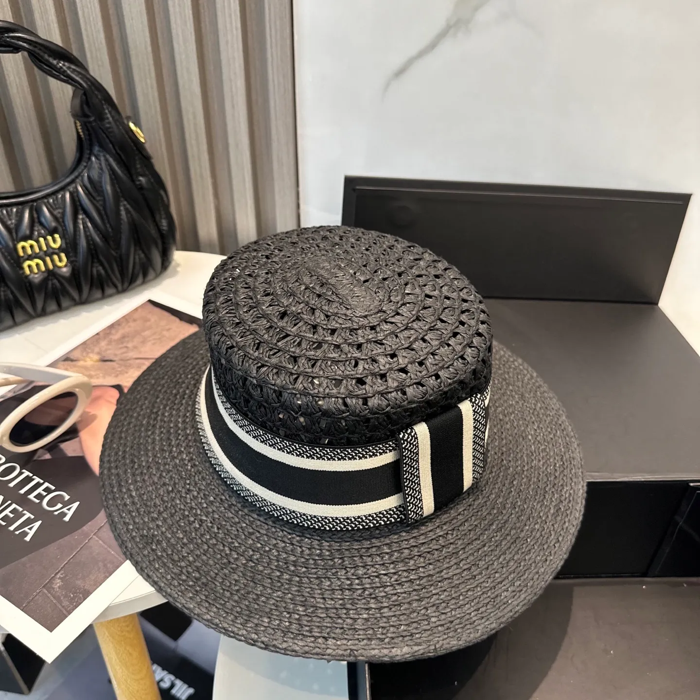 P90 Dior2025 new straw hat, advanced customization, lady style, attention to detail, sun protection and UV protection in summer, a must-have for travel, versatile and good-looking