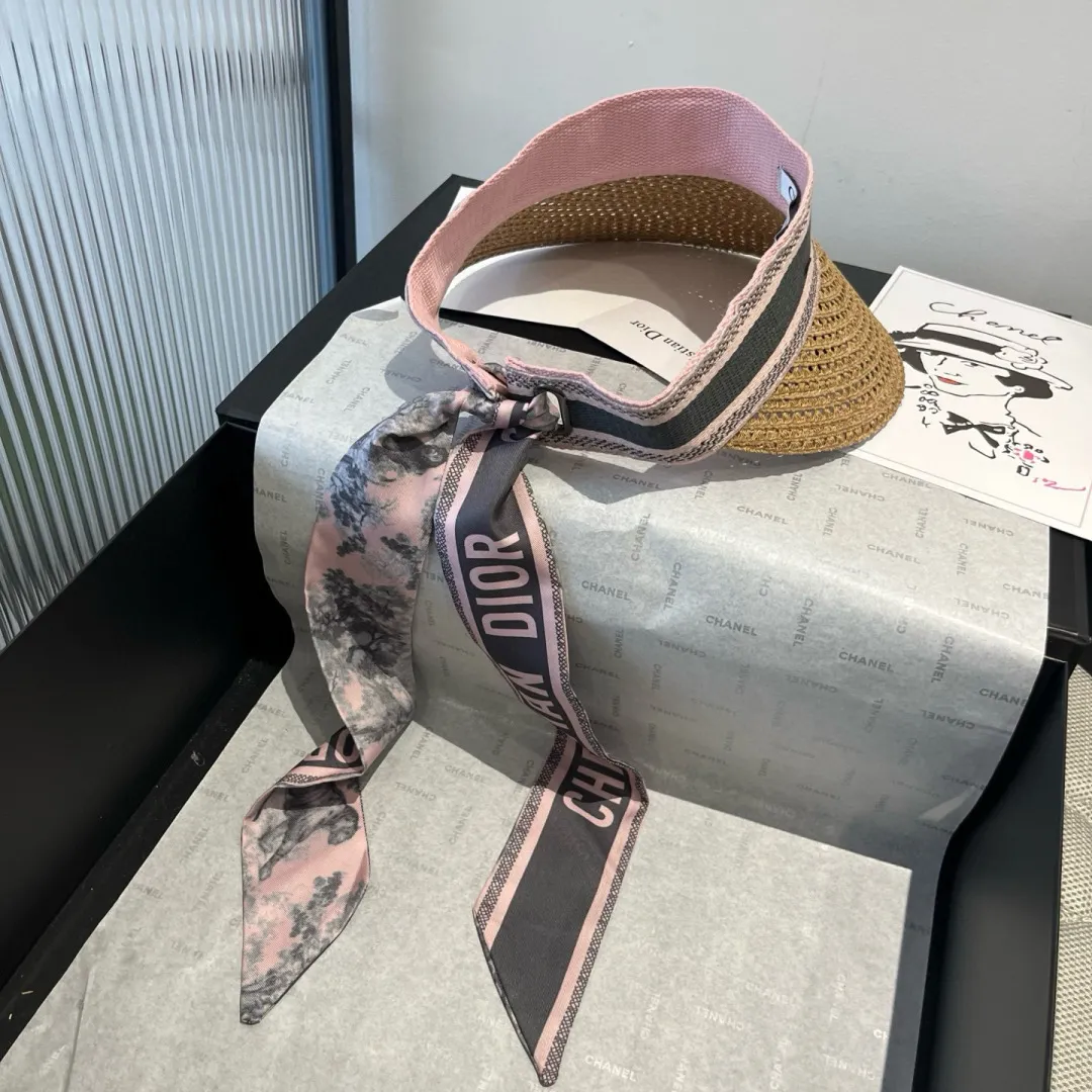 💰160¥ Original item, DIOR new summer silk scarf sun hat is a must-have for good-looking girls. I am facing the strong sun and just want to hold an umbrella for you. No one is holding an umbrella for you, so come and wear a DIOR sun hat [Yeah]