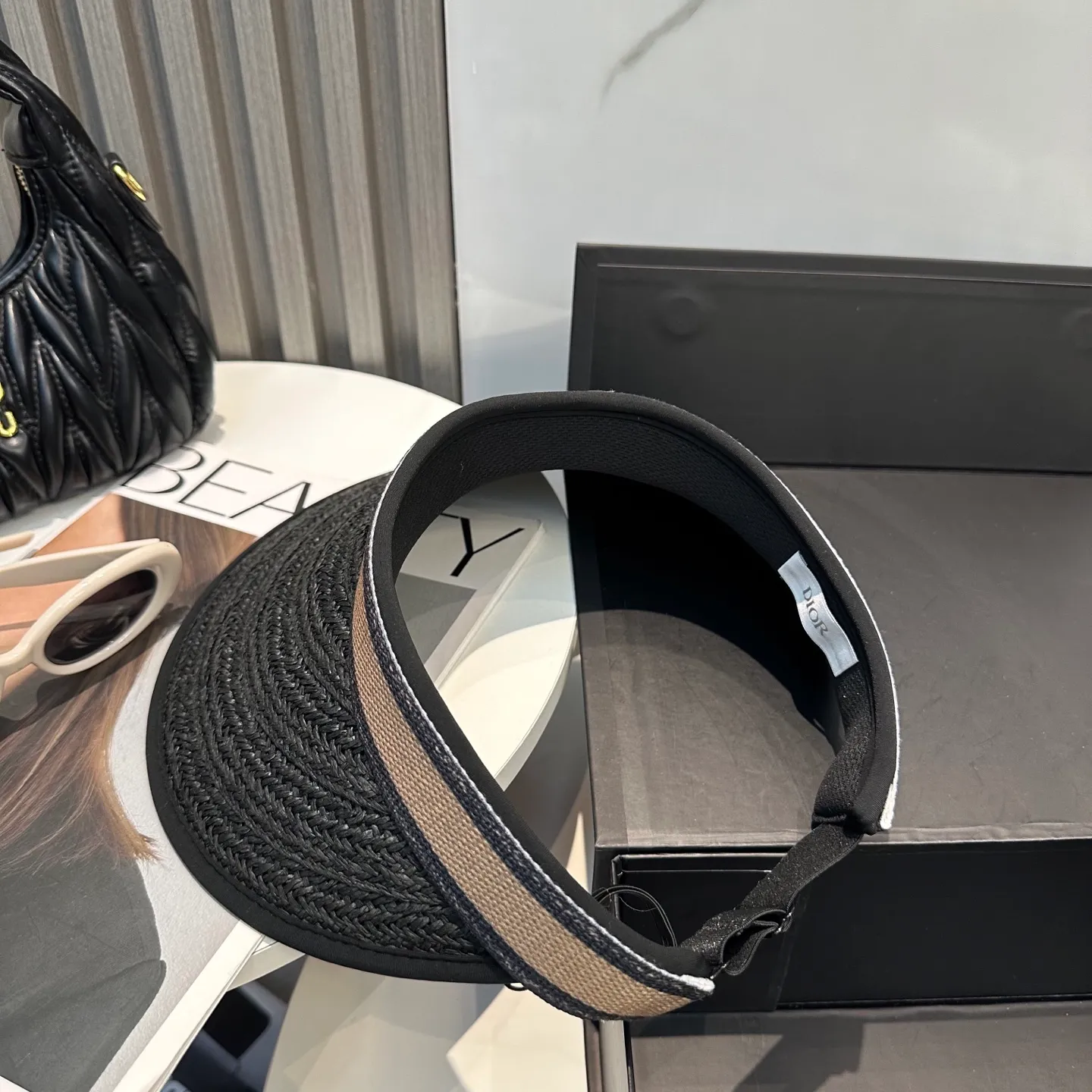 P80💛 Comes with dust bag Dior 2025 new sun visor hollow top headband hat, 🔆 versatile sun visor ~ a great tool for casual outings, a huge anti-scratch! Love it so much 💕
