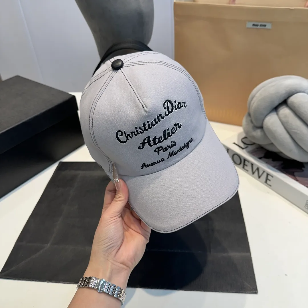P80 DIOR Dior's new simple baseball cap with jacquard lining🧢, new model shipped, big brand style is super easy to match, hurry up and get it!