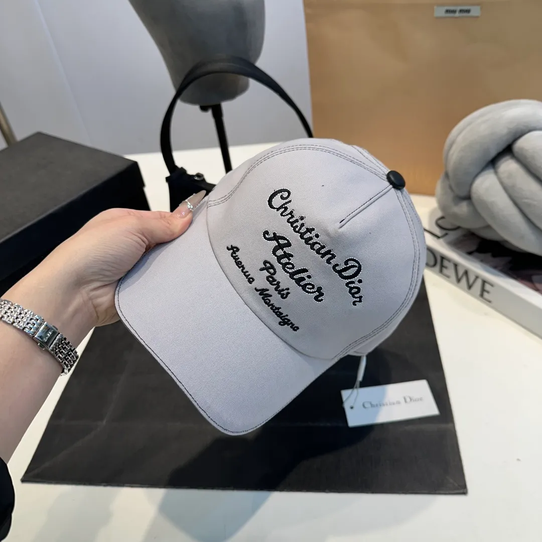 P80 DIOR Dior's new simple baseball cap with jacquard lining🧢, new model shipped, big brand style is super easy to match, hurry up and get it!