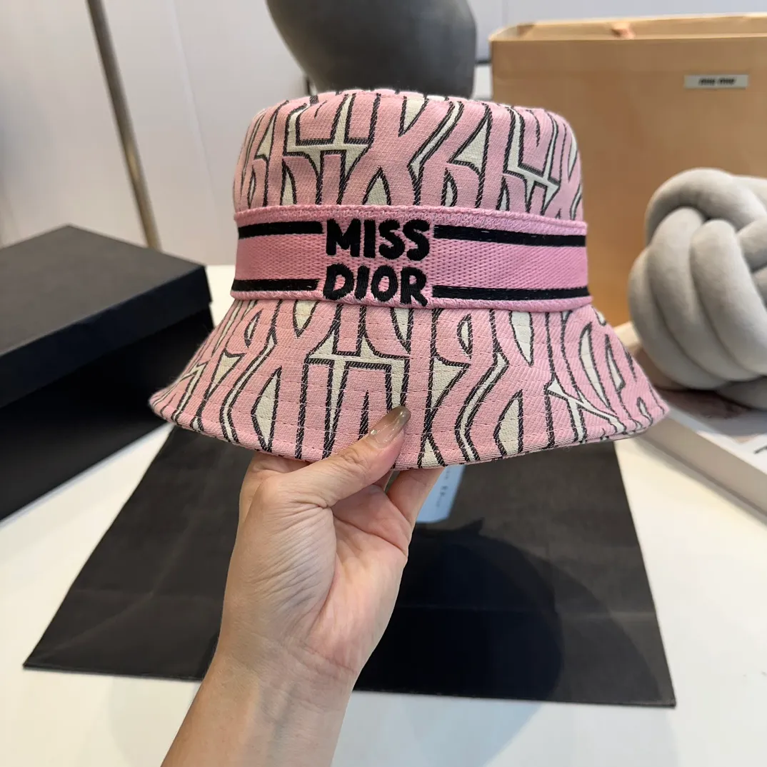 P70 Dior official new fisherman hat, new counter model