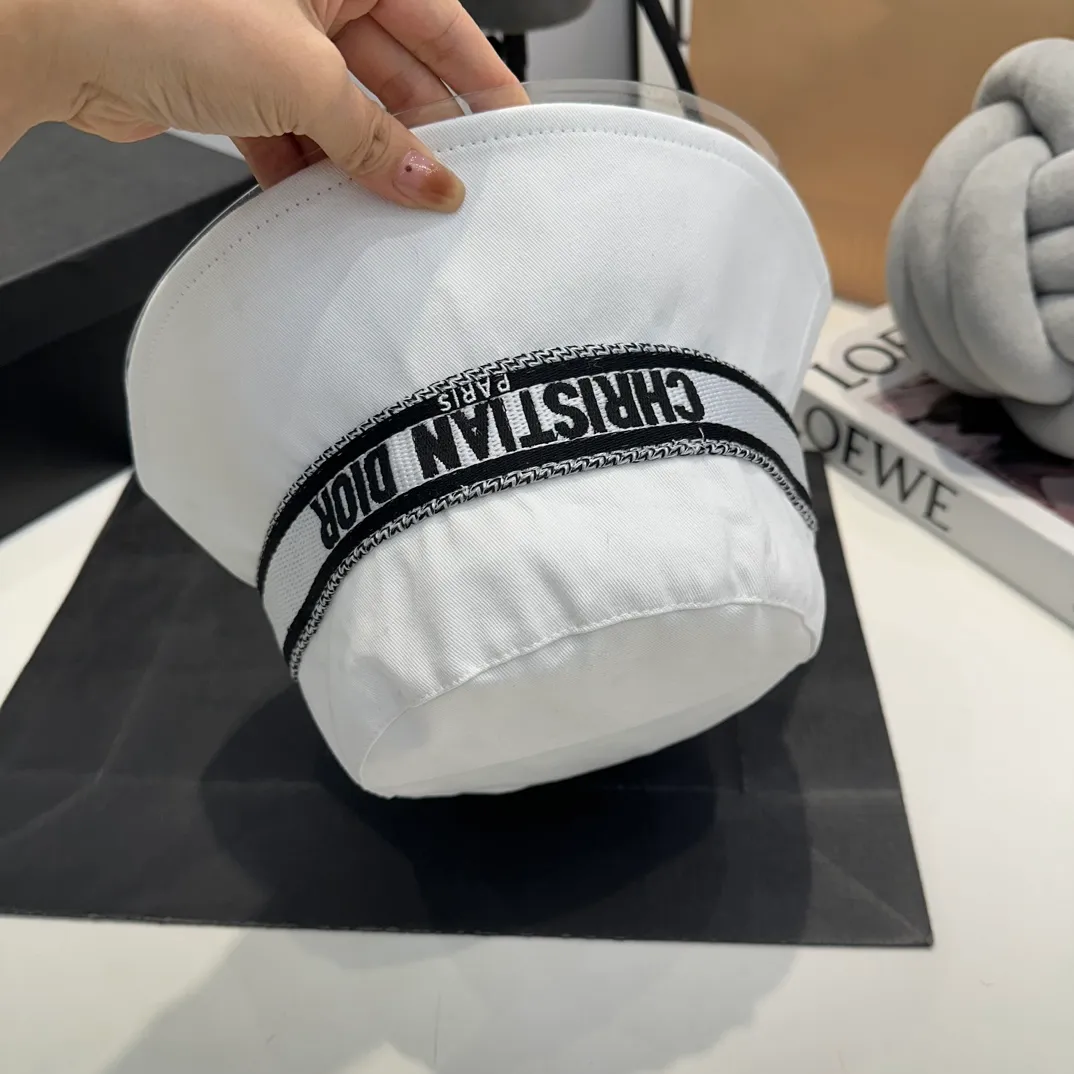 P70 Dior Dior's new original fisherman's hat, exquisite and pure, stylish and stylish, cool and fashionable, out of stock at the counter, popular, great quality