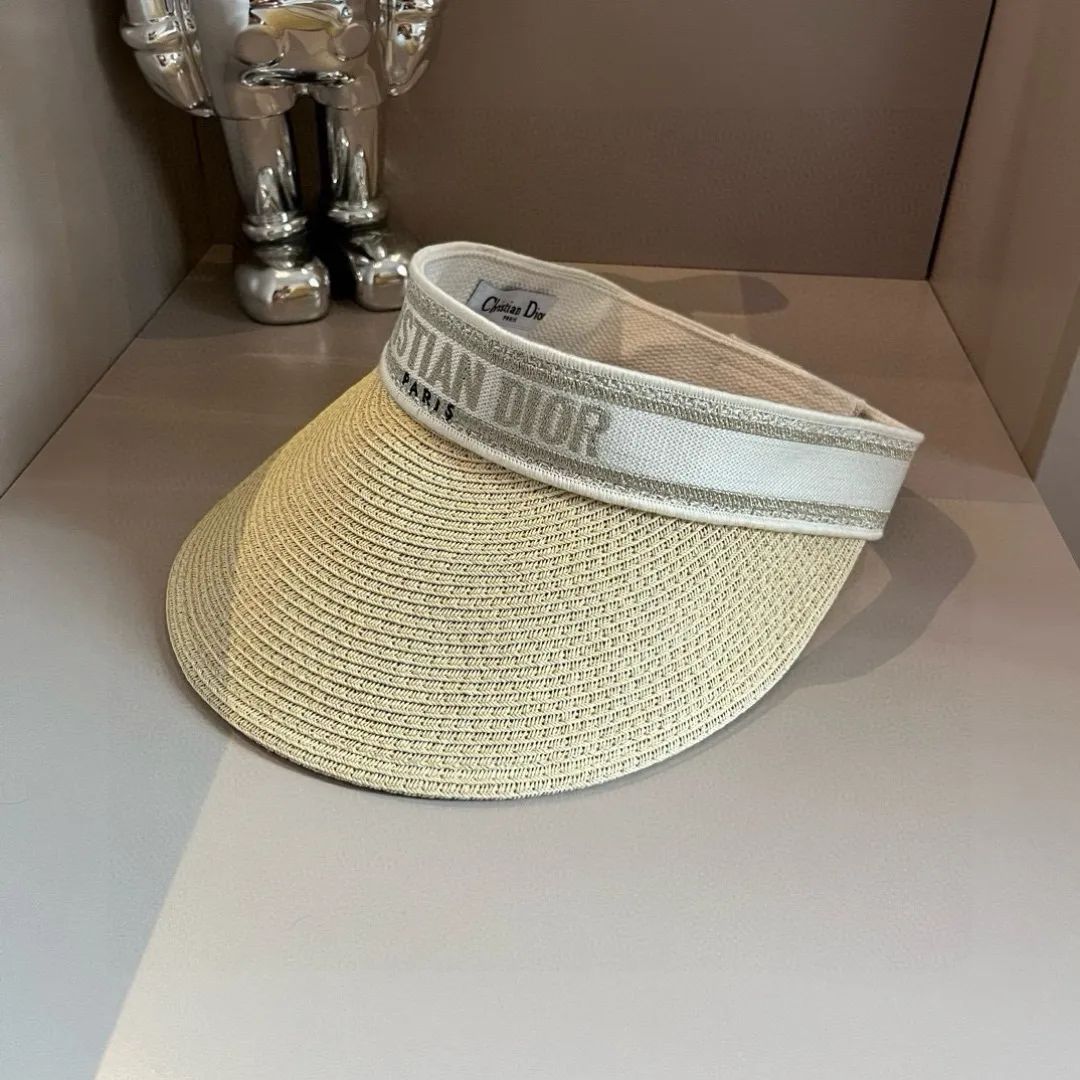 110¥ 🖤Dior’s new embroidered letter straw hat 🆕Exclusively customized model 👌 Head circumference 55~58cm sun protection 👒Natural color