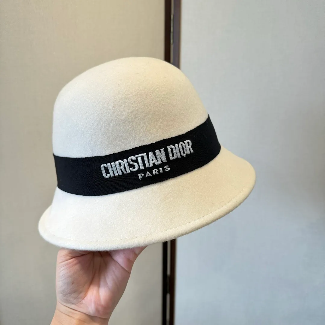 💰220¥ White Dior 2025 autumn and winter new wool basin hat, 100% wool🦙 fabric, head circumference 57cm