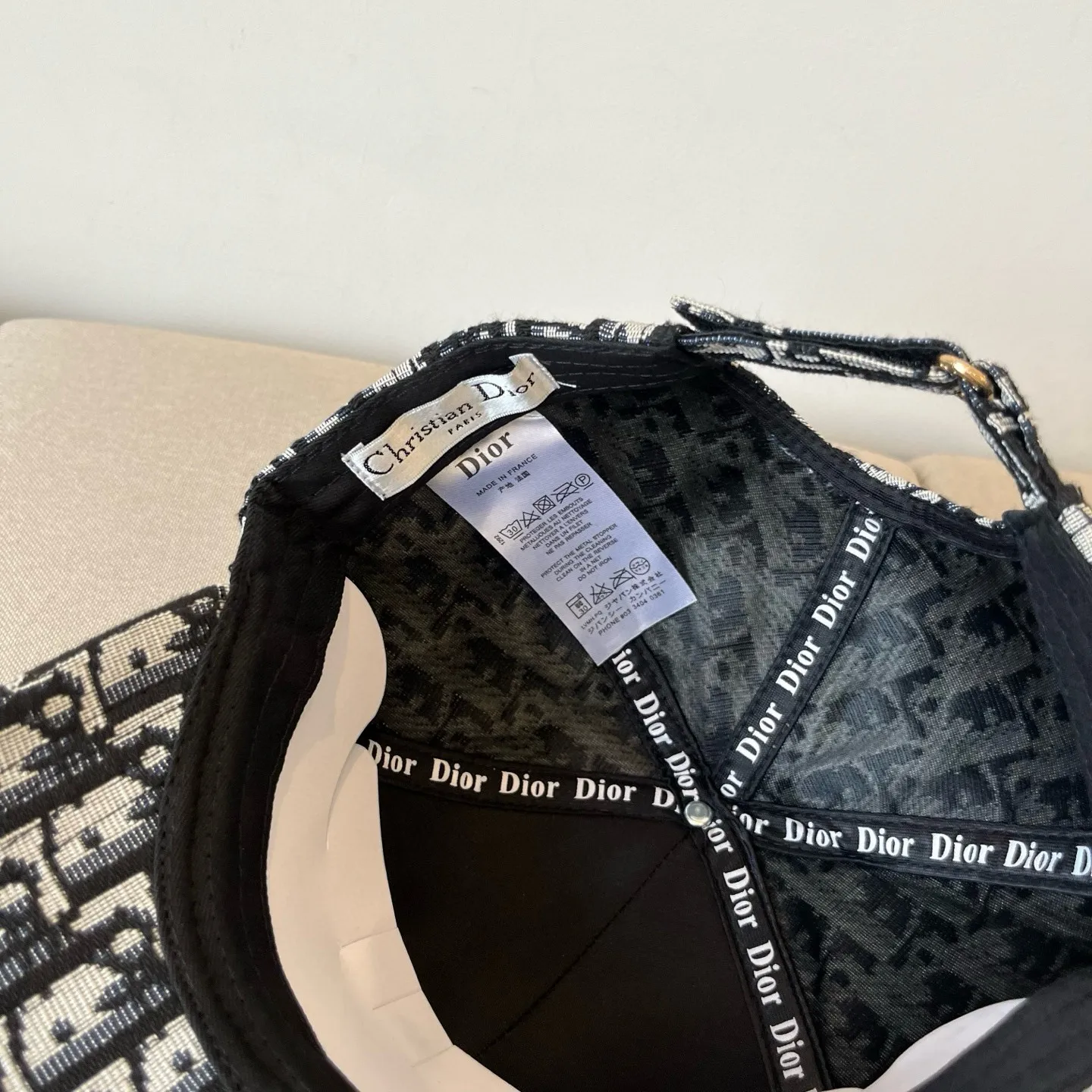 P60 [DIOR Dior] new popular simple baseball cap 🧢, new model shipped, big brand style is super easy to match, hurry up and get it!