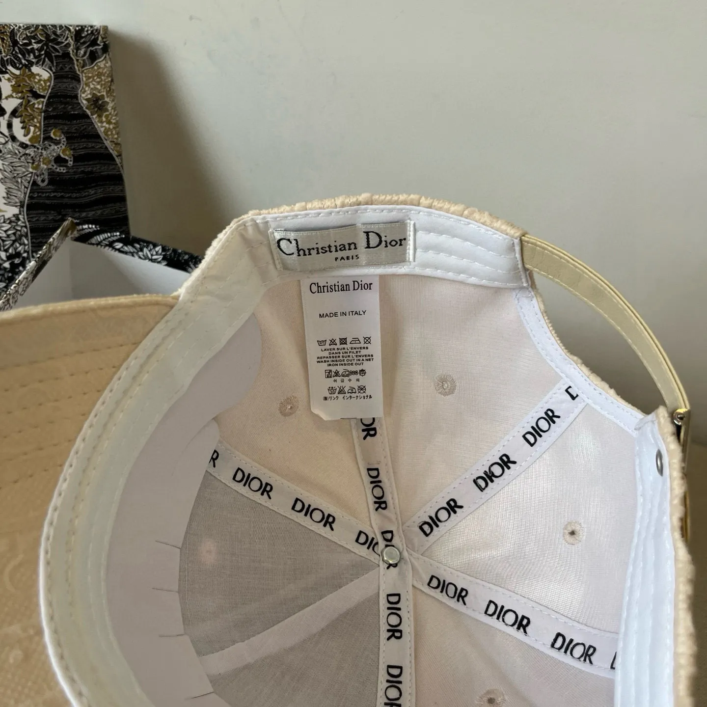 P60 [DIOR Dior] new popular simple baseball cap 🧢, new model shipped, big brand style is super easy to match, hurry up and get it!