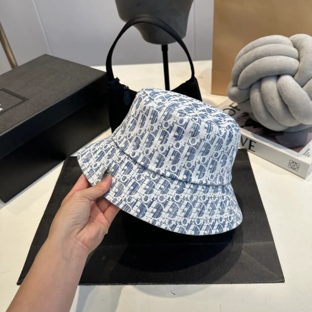 P60 DIOR Dior 🧢New models are released simultaneously on the official website. D family fisherman hat, the texture of the whole hat is super good, the effect on the top is very nice, even a lolita lady can stand out, super