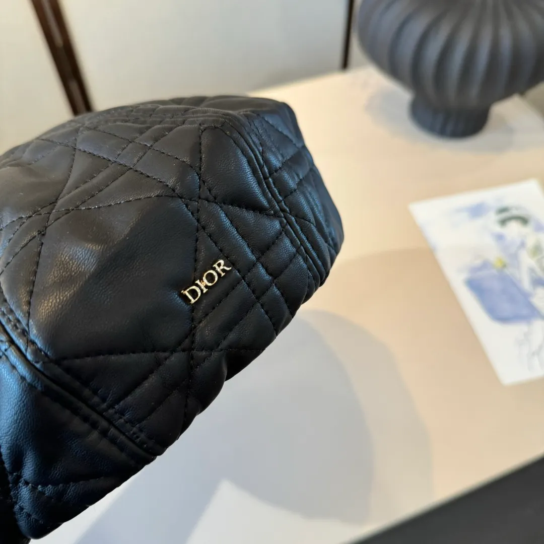 💰80¥ Dior autumn and winter beret, rhombus pumpkin hat, washed leather fabric, head circumference 57cm