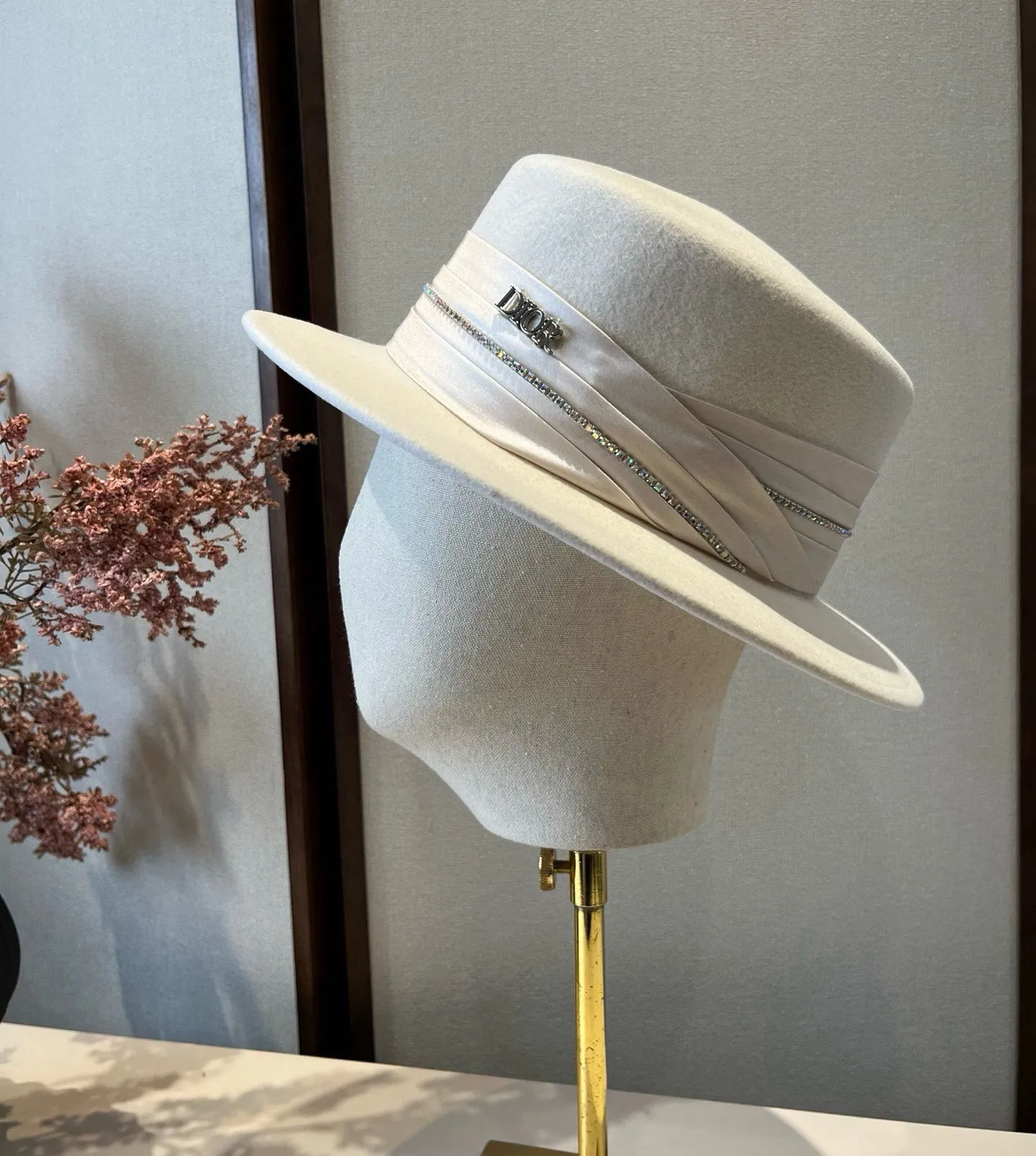 💰220¥ White Dior new wool top hat, flat top hat, 100% wool fabric 🦙%, head circumference 57cm
