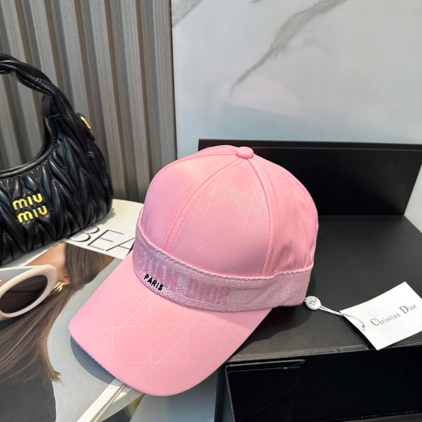 P80 Dior👒 high version webbing logo baseball cap🧢, super high sun protection index, especially small face, stylish but not soft, can be folded at will, easy to carry🤗