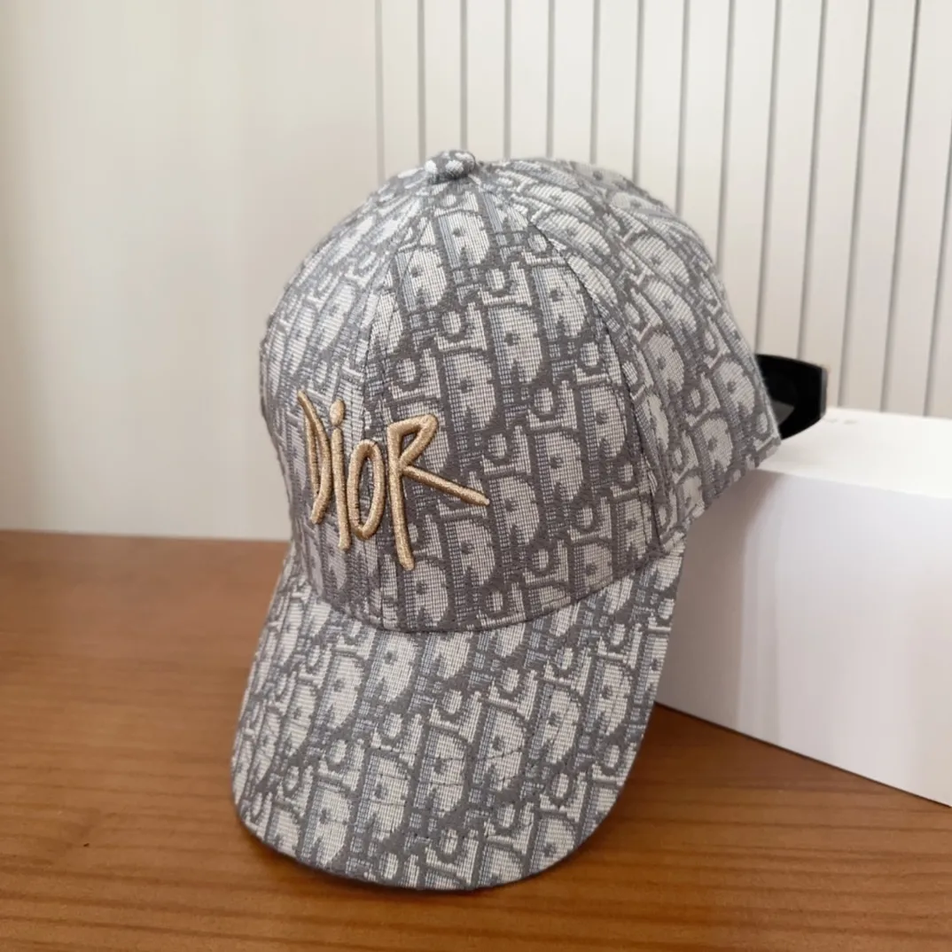 💰60 DIOR Dior embroidery official website simultaneously releases the new model Presbyopia D’s baseball cap🧢, the washed label is super popular