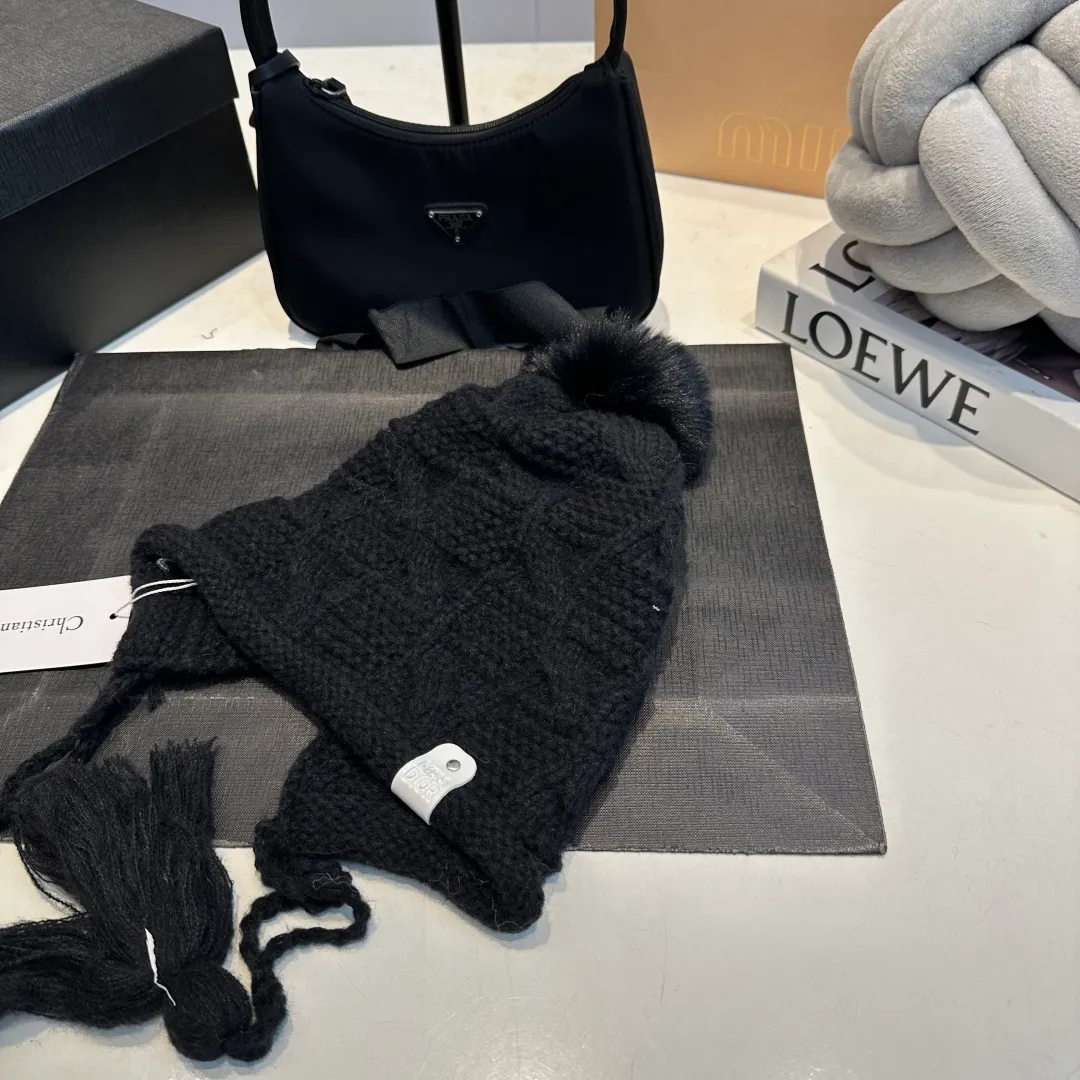 P70 Dior knitted beanie hat