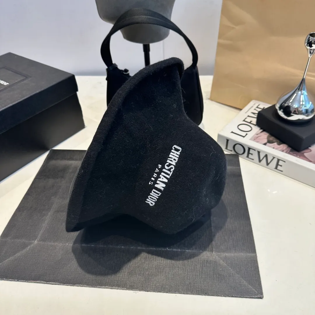 P170 Dior's new wool original single bucket hat, exquisite and pure, stylish and stylish, cool and fashionable, sold out at the counter, popular, great quality