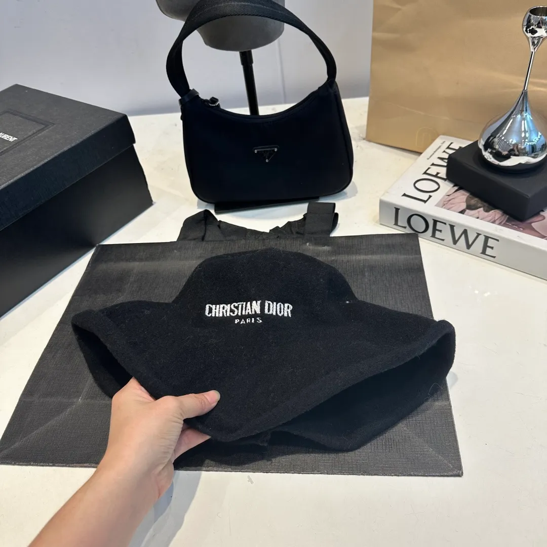 P170 Dior's new wool original single bucket hat, exquisite and pure, stylish and stylish, cool and fashionable, sold out at the counter, popular, great quality