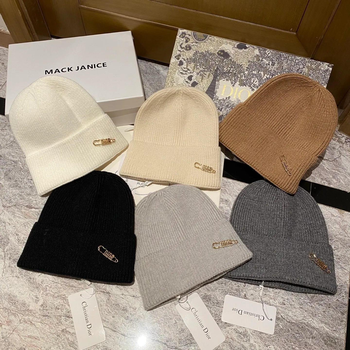 DIOR cashmere knitted hat