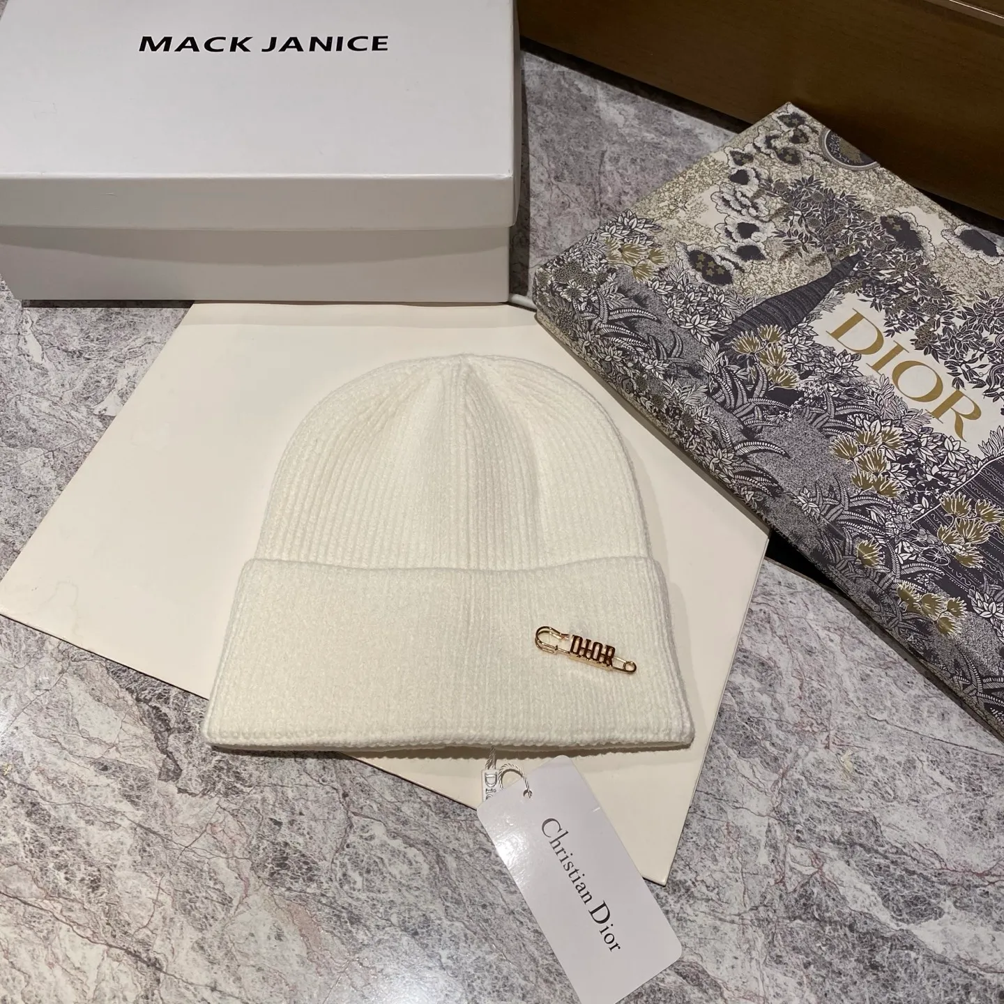 DIOR cashmere knitted hat