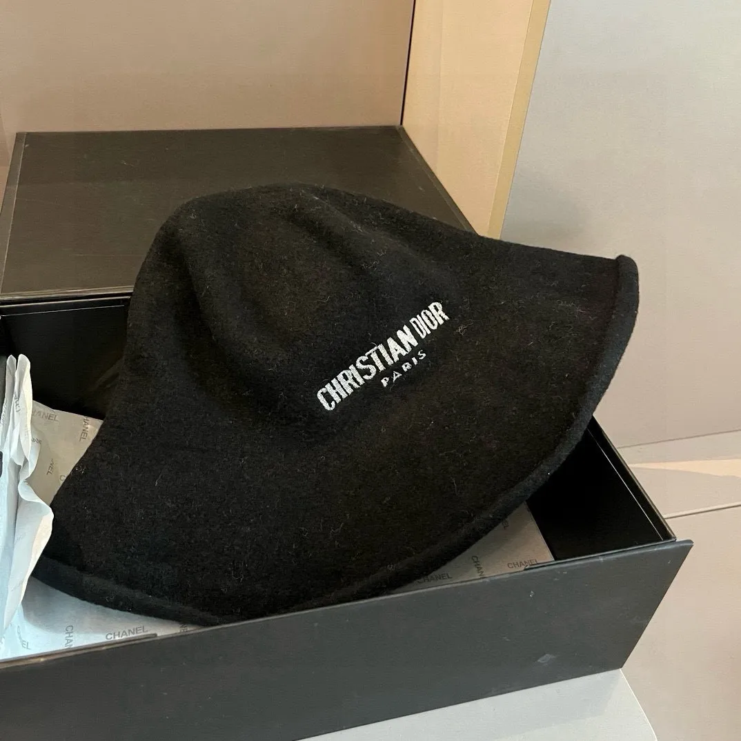 💰150¥ Dior’s new 100% cashmere bucket hat, hand hat,