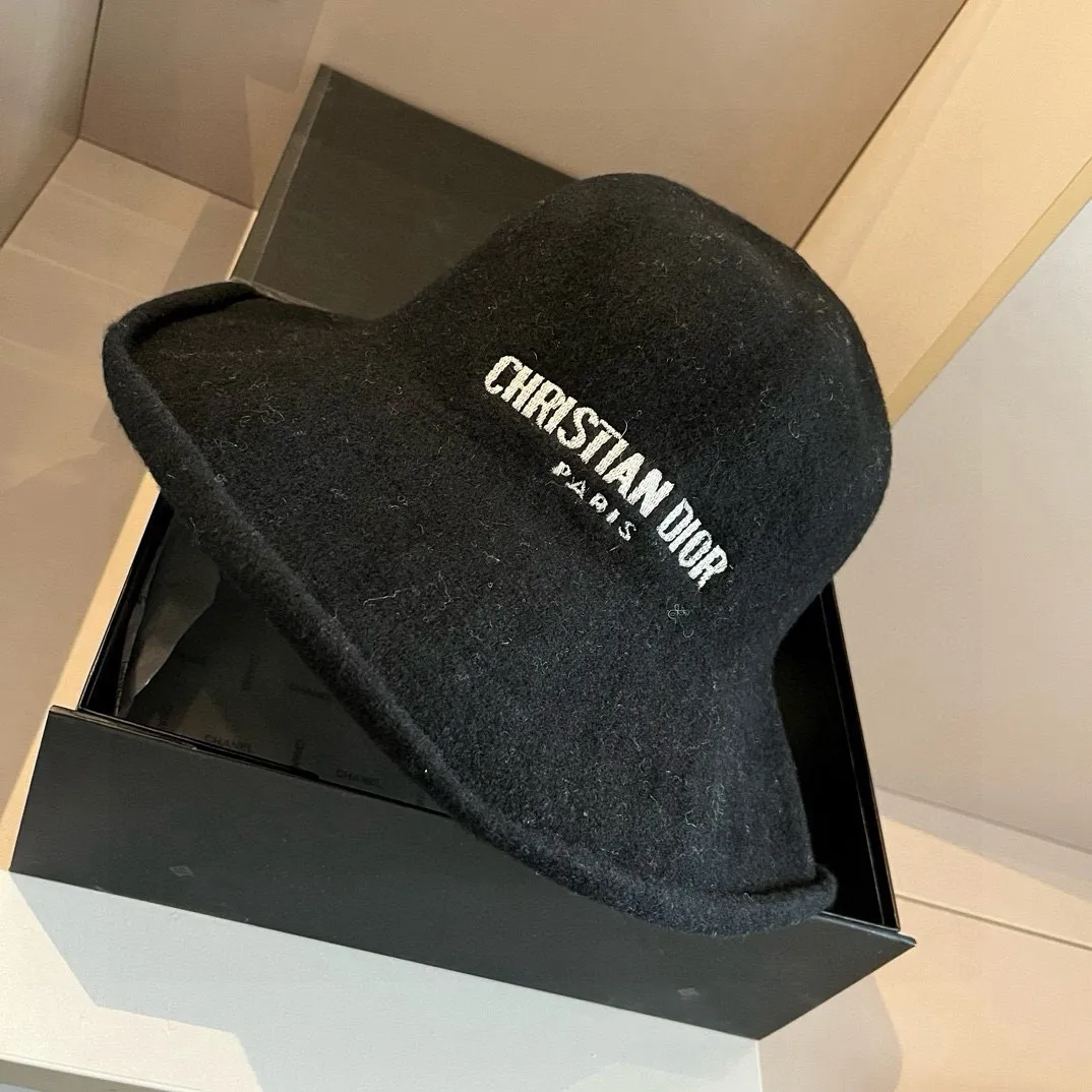 💰150¥ Dior’s new 100% cashmere bucket hat, hand hat,
