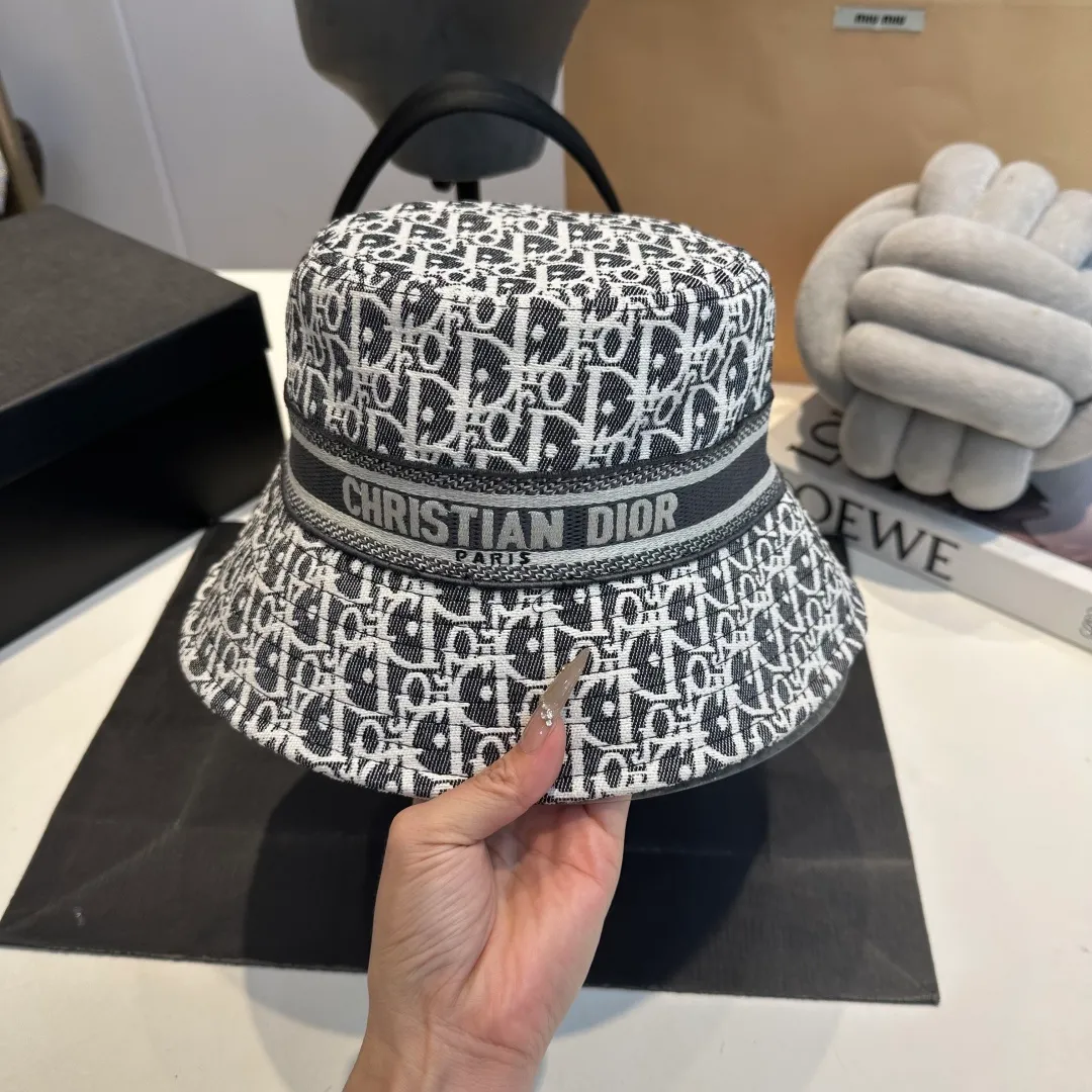 P70 Dior (Dior) new original fisherman hat, exquisite and pure, stylish and stylish, cool and fashionable, out of stock at the counter, popular, excellent quality