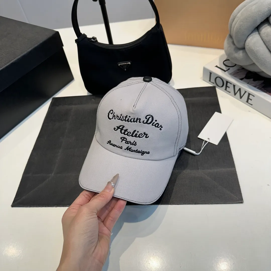 P80 DIOR Dior's new simple baseball cap with jacquard lining🧢, new model shipped, big brand style is super easy to match, hurry up and get it!