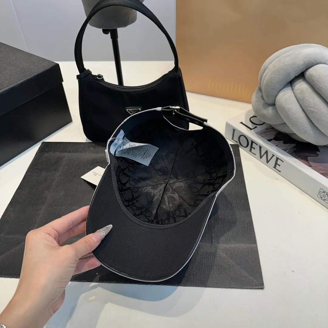 P80 DIOR Dior's new simple baseball cap with jacquard lining🧢, new model shipped, big brand style is super easy to match, hurry up and get it!