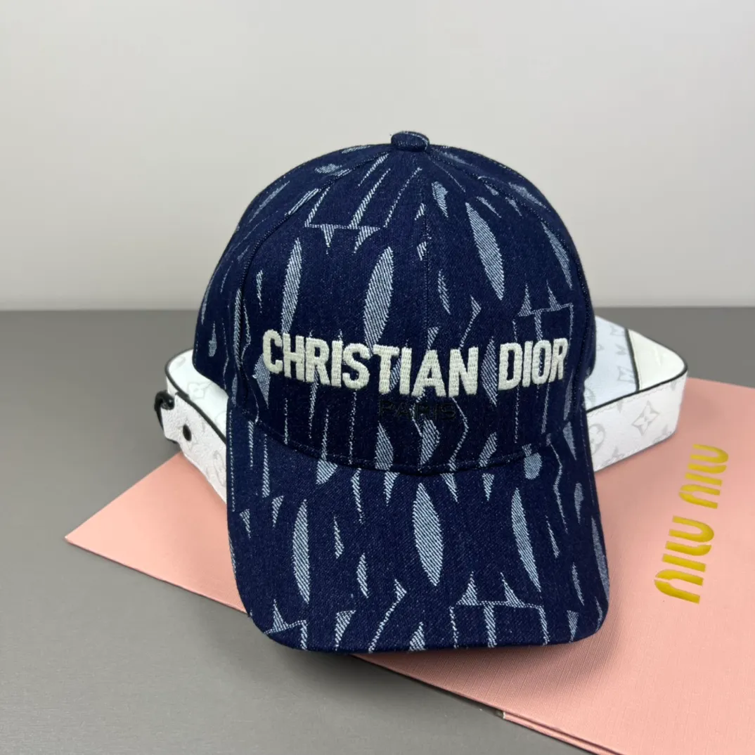76💰[DIOR Dior] New popular simple baseball cap🧢, new model shipped, big brand style is super easy to match, hurry up and get it!