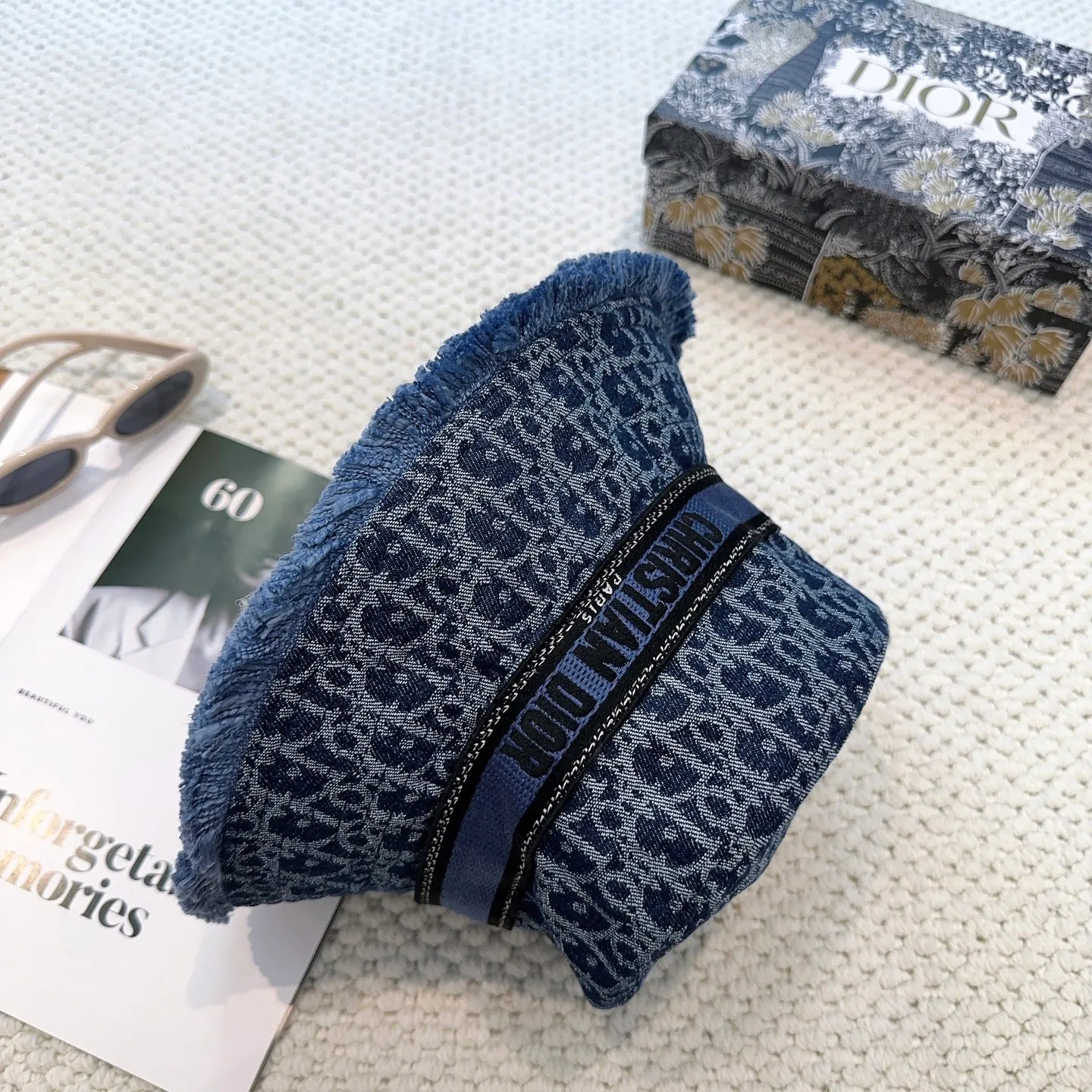P90 Dior Dior's new original fisherman's hat, exquisite and pure, stylish and stylish, cool and fashionable, out of stock at the counter, popular, great quality