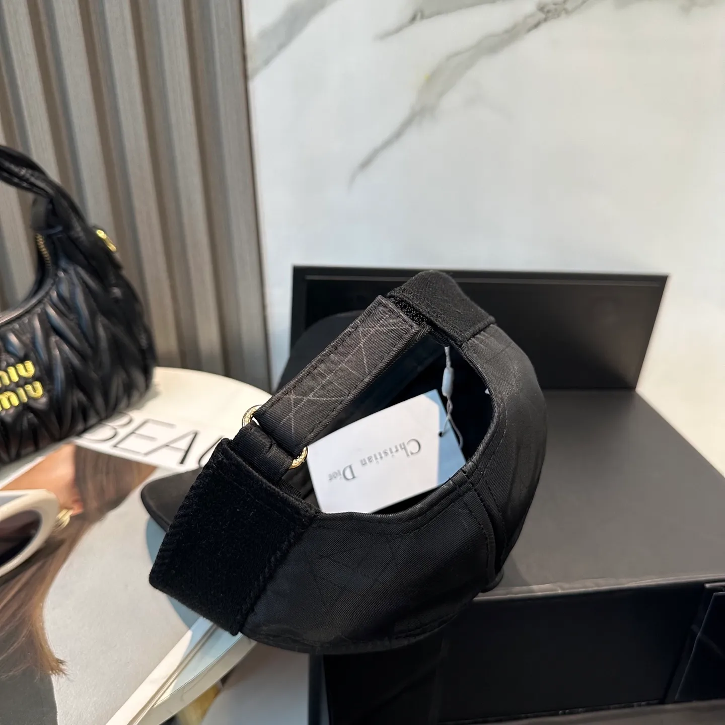 P60 Dior👒 high version web logo baseball cap🧢, super high sun protection index, especially small face, stylish but not soft, can be folded at will, easy to carry🤗